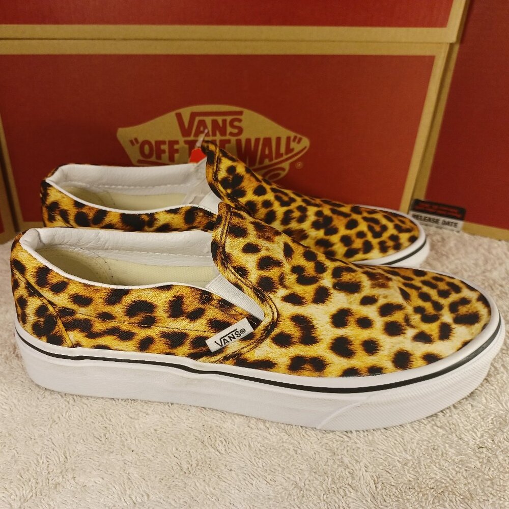 Vans Men's 4/Women's 5.5 Classic Slip On Leopard Black/True White VN0A5A08316